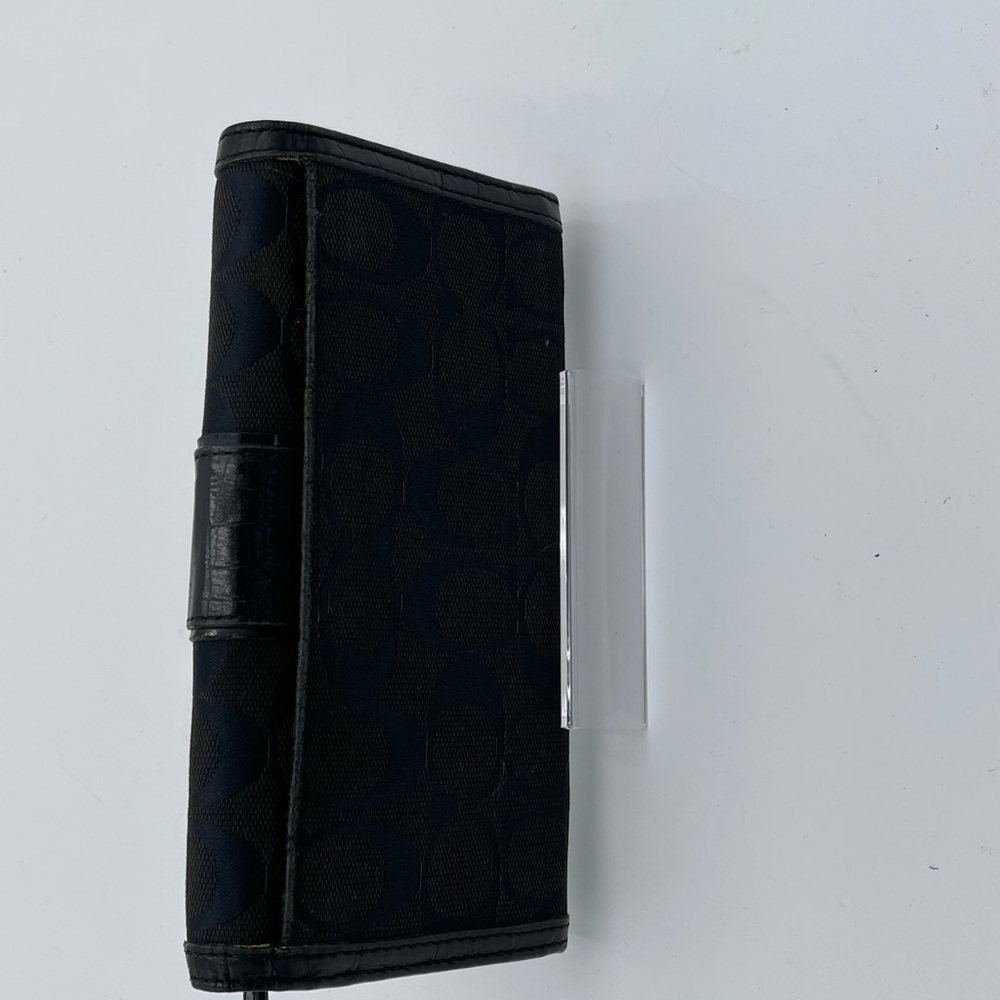 Coach Black Leather Wallet with Textured Finish - Picture 2 of 10